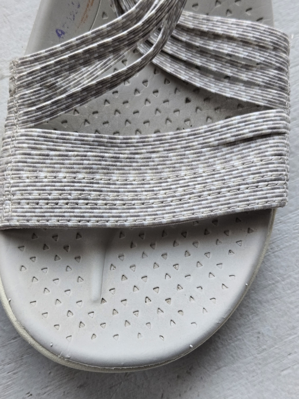 Skechers Women's Metallic Gray Strappy Comfort Sandals - Picture 14 of 16